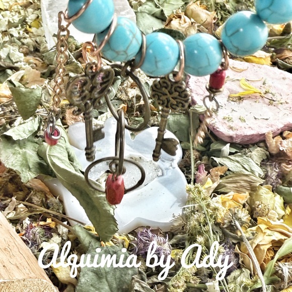 Turquoise rustic charms beaded necklace - Picture 3 of 4